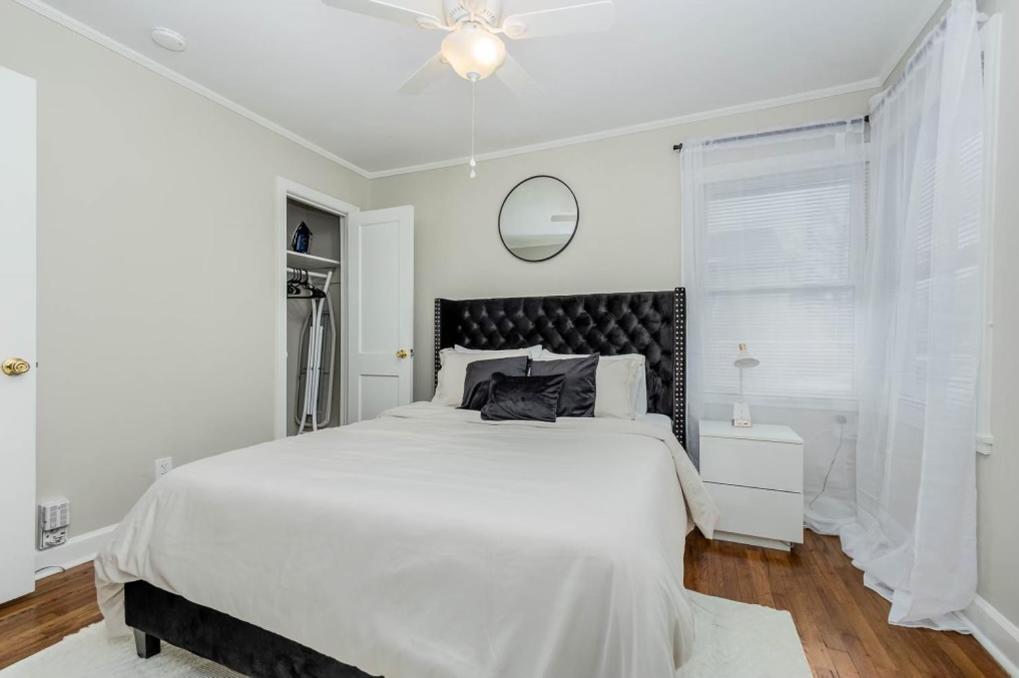 Minutes Away From Downtown Area Apartment Charlotte Exterior photo